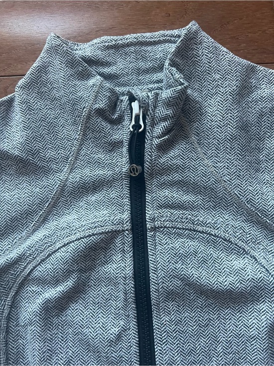 lululemon athletica Jackets & Blazers - Lululemon Chevron Gray Full-Zip Forme Jacket